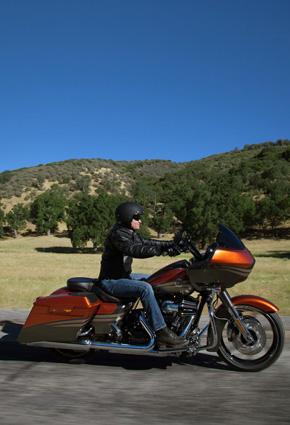 هارلي دايفيدسون تطرح دراجة CVO Road Glide